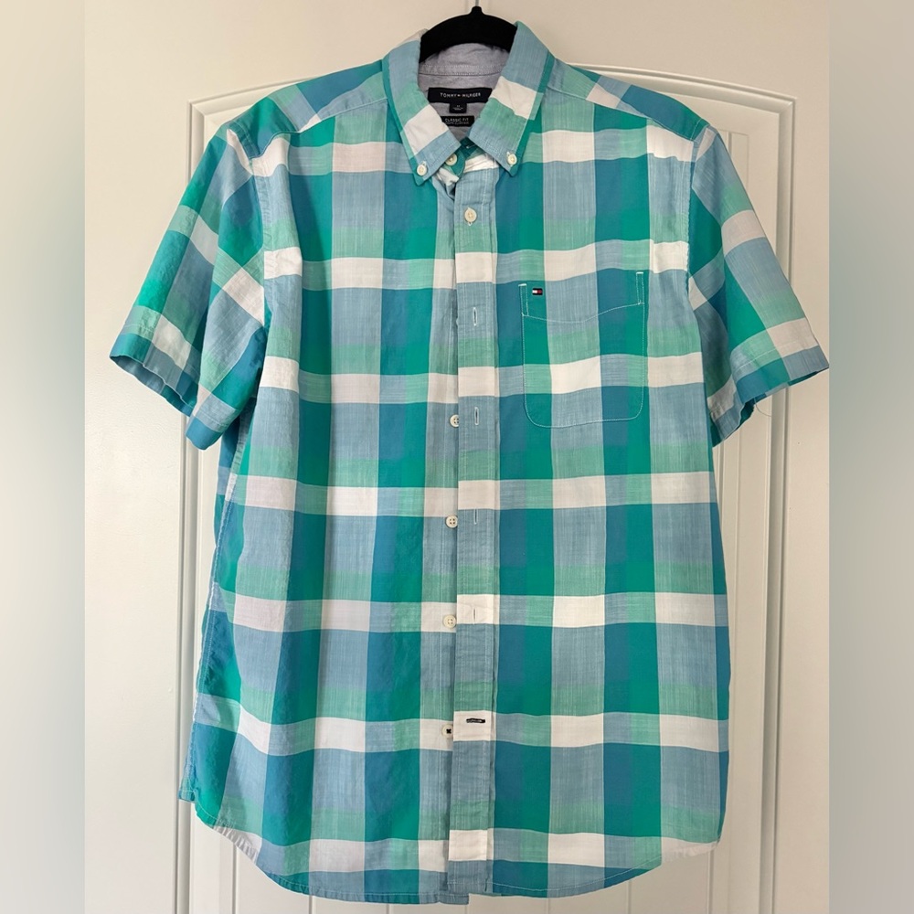 Tommy Hilfiger Short Sleeve Casual Dress Shirt
(M) Blue, Green & White Plaid